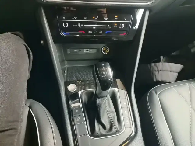 Volkswagen Tiguan L — Фото автомобиля 13
