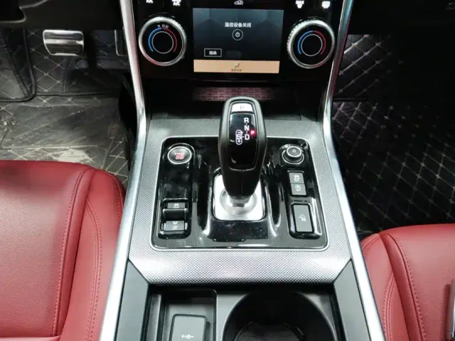 Jaguar XEL — Фото автомобиля 16