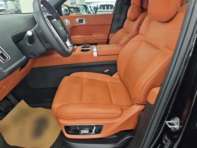 Li Auto L7 — Фото автомобиля 14