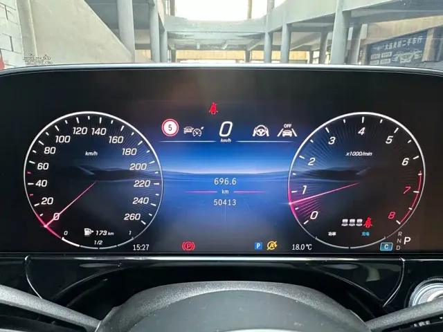 Mercedes-Benz E-Class — Фото автомобиля 13