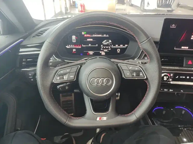 Audi S4 — Фото автомобиля 10