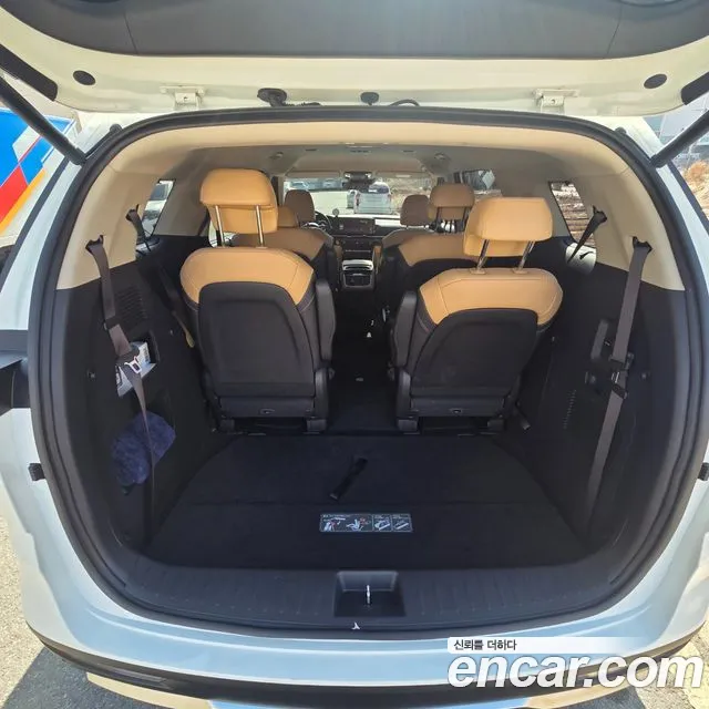 Kia Carnival Generation 4 — Фото автомобиля 9