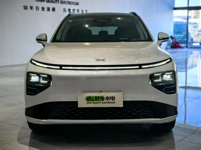 Xpeng G9 — Фото автомобиля 2