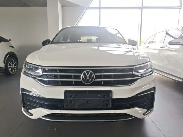 Volkswagen Tiguan X — Фото автомобиля 3