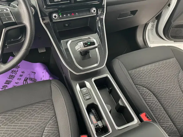Haval M6 — Фото автомобиля 10