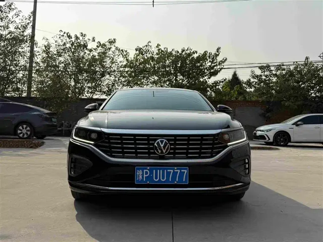 Volkswagen Passat — Фото автомобиля 3