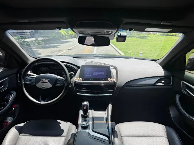 Cadillac CT5 — Фото автомобиля 7