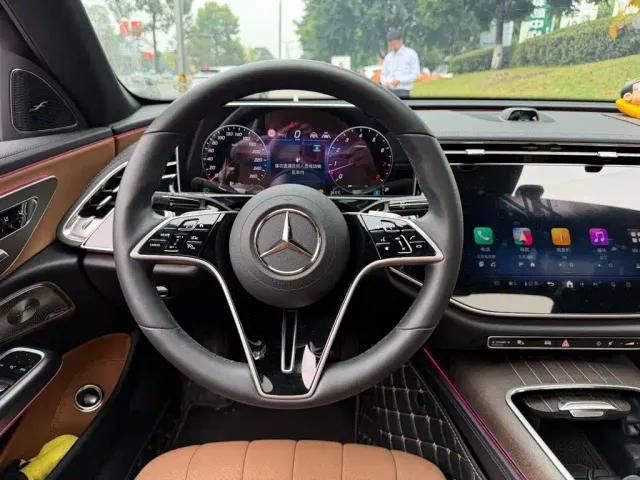 Mercedes-Benz E-Class — Фото автомобиля 14
