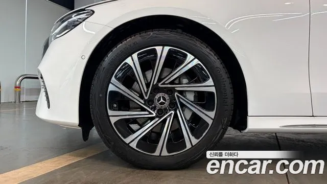 Mercedes-Benz E-Class E-класс W214 E300 4MATIC Exclusive — Фото автомобиля 5