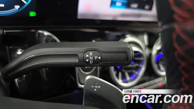 Mercedes-Benz EQA — Фото автомобиля 9