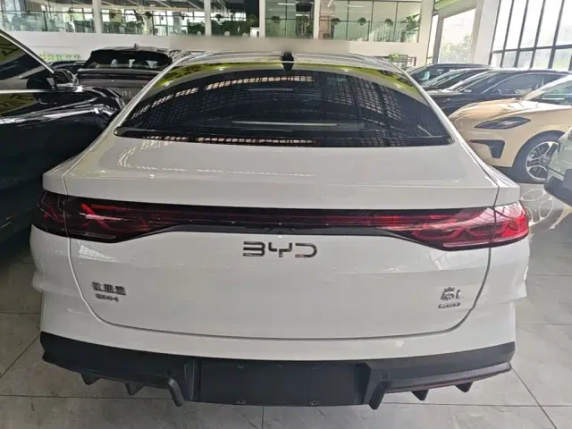 BYD Qin L — Фото автомобиля 5