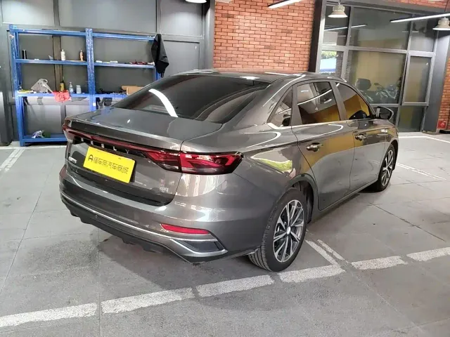 Geely Emgrand — Фото автомобиля 3