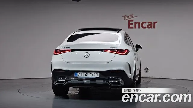 Фотография автомобиля — Mercedes-Benz GLC-Class