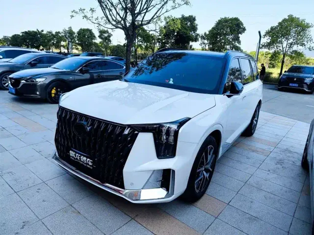 Фотография автомобиля — GAC Trumpchi GS8