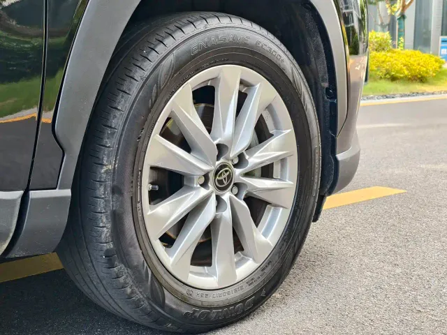 Toyota Corolla Cross — Фото автомобиля 16
