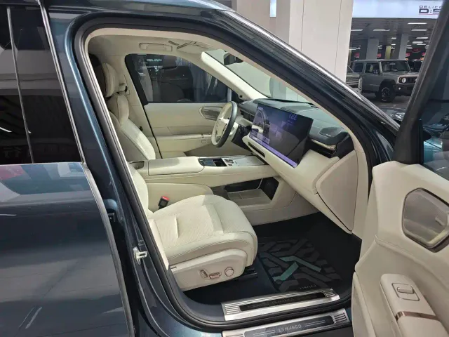 Lynk & Co 900 — Фото автомобиля 12