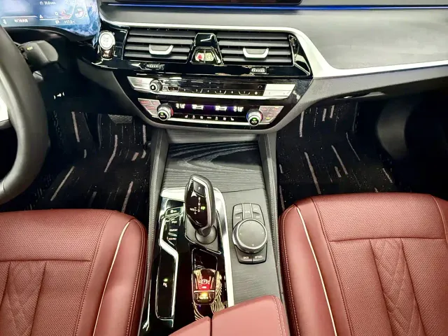 BMW 5 Series — Фото автомобиля 7