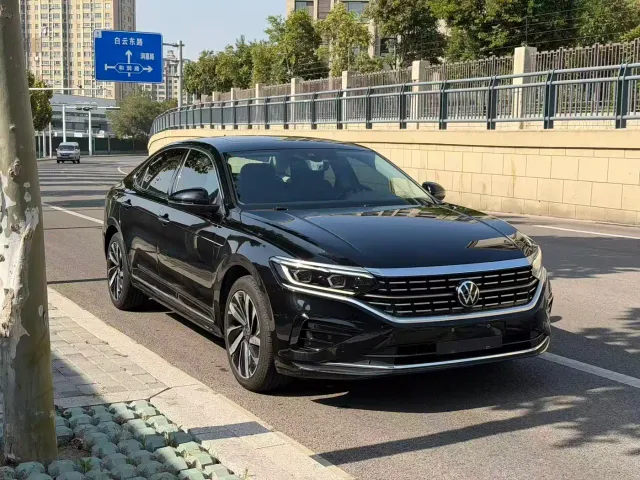 Volkswagen Passat — Фото автомобиля 11