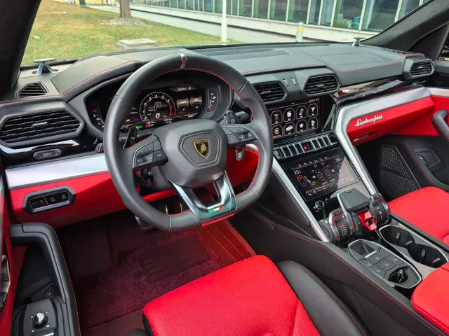 Lamborghini Urus — Фото автомобиля 18