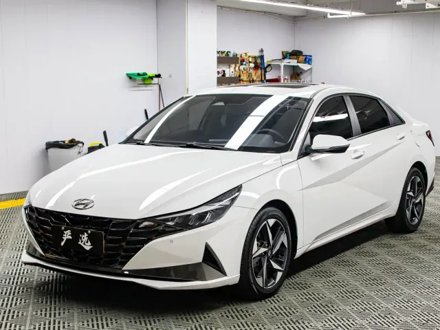 Фотография автомобиля — Hyundai Elantra