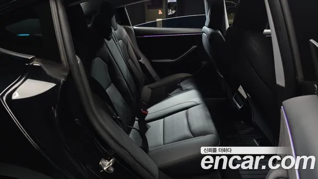 Tesla Model 3 — Фото автомобиля 11