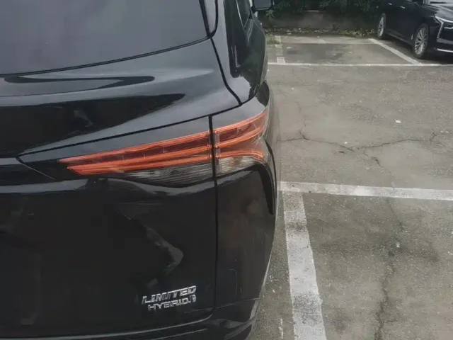 Toyota Sienna — Фото автомобиля 7