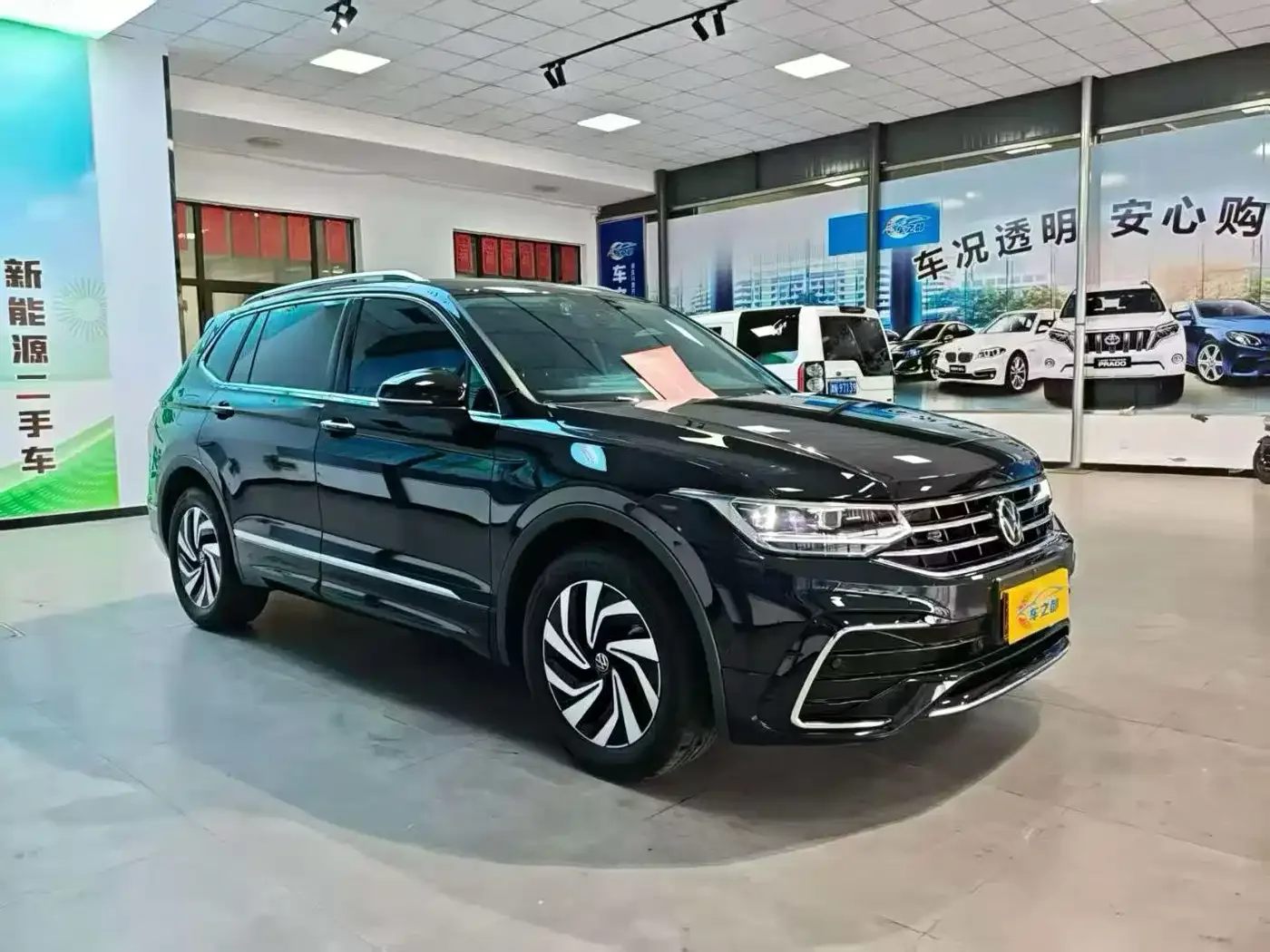 Volkswagen Tiguan L 2024 Outstanding 330TSI Auto 2WD R-Line Dragon Glory Edition — Фото автомобиля 3