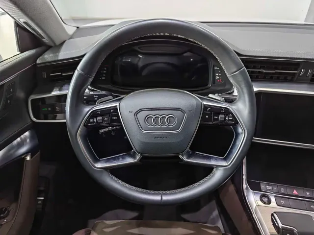 Audi A7L — Фото автомобиля 8