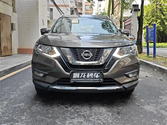 Nissan X-Trail — Фото автомобиля 2