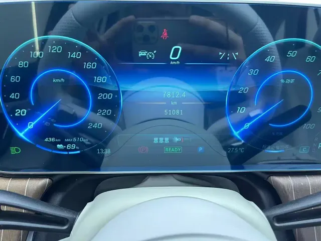Mercedes-Benz EQE SUV — Фото автомобиля 15