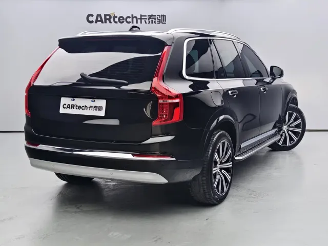 Volvo XC90 — Фото автомобиля 4