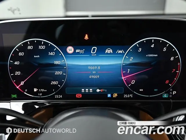 Mercedes-Benz E-Class — Фото автомобиля 8