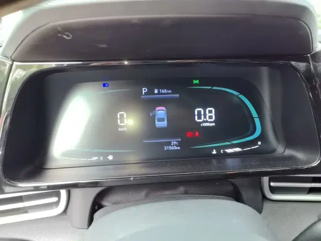 Hyundai Elantra — Фото автомобиля 11