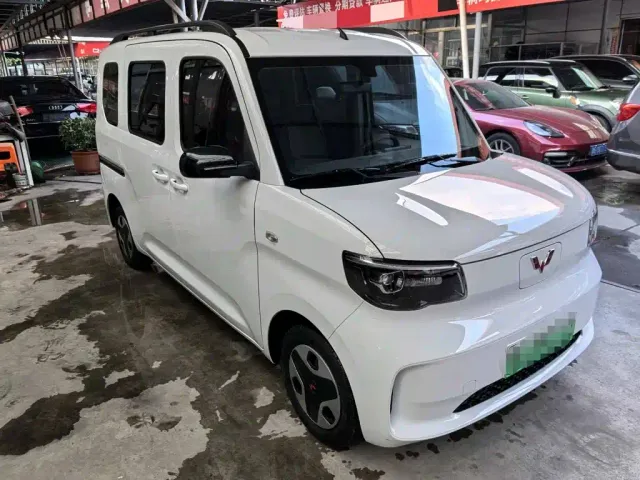 Wuling Zhiguang NEV — Фото автомобиля 3