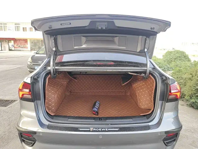Roewe i5 — Фото автомобиля 18