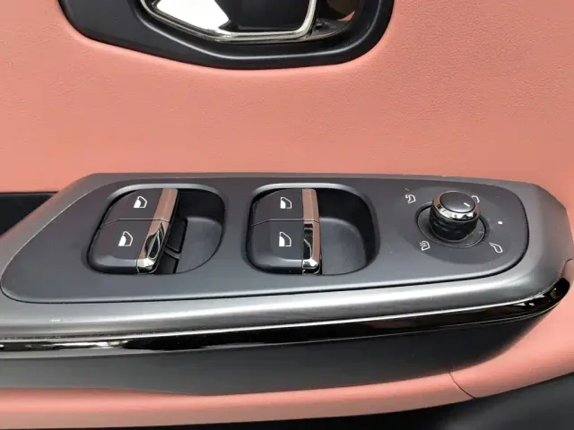 Nio EC6 — Фото автомобиля 9