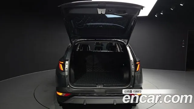 Hyundai Tucson Tucson (NX4) Бензин 1.6 турбо 2WD — Фото автомобиля 18