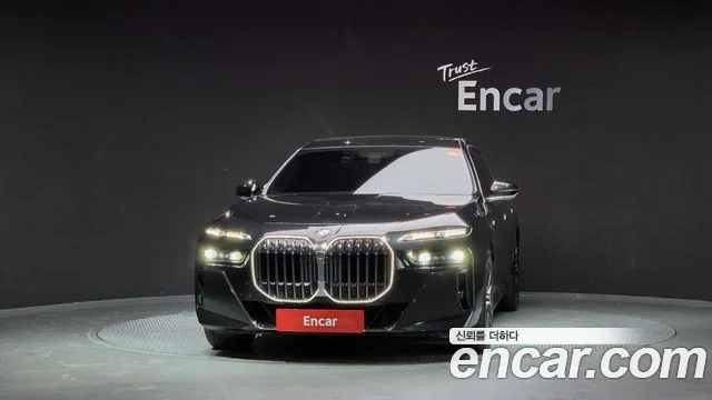BMW 7-Series 7 серия (G70) 740i sDrive M Sport — Фото автомобиля 3