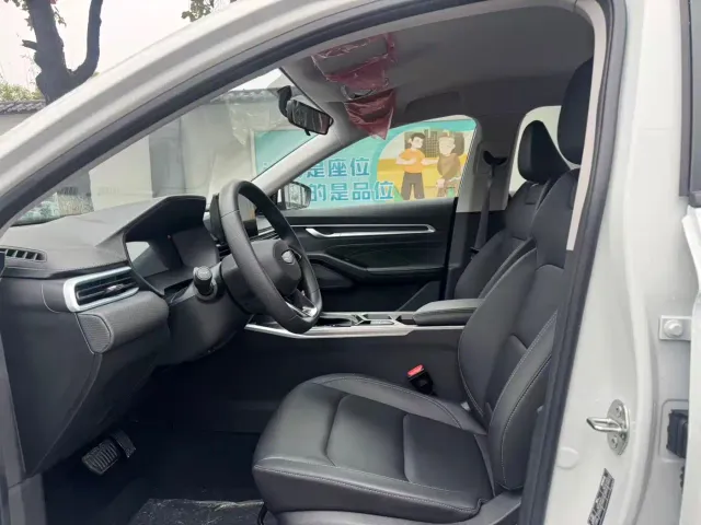 Geely Emgrand — Фото автомобиля 8