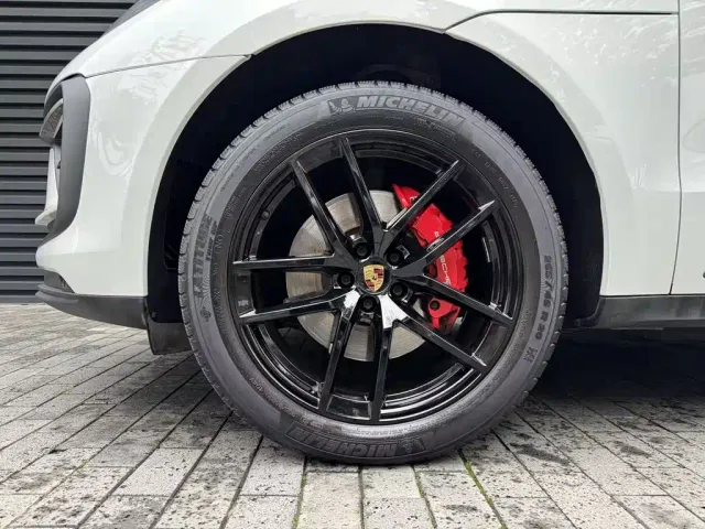 Porsche Macan — Фото автомобиля 12