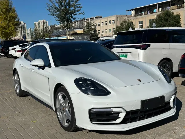 Porsche Panamera — Фото автомобиля 10