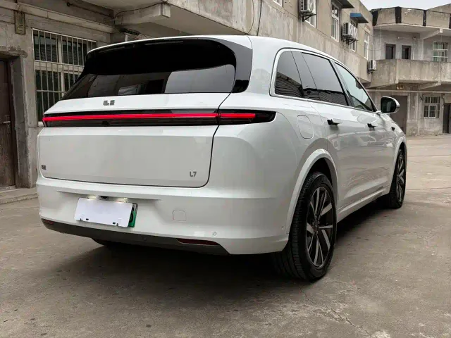 Li Auto L7 — Фото автомобиля 14