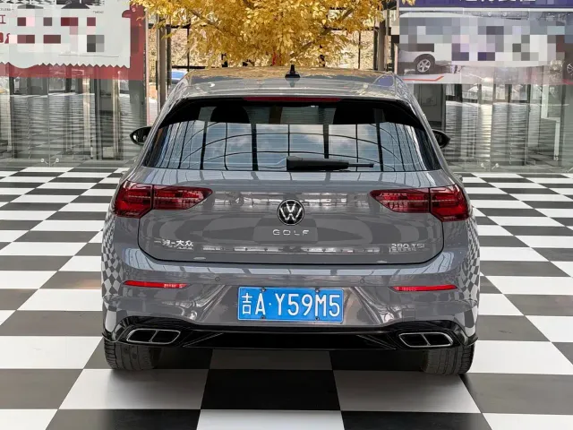 Volkswagen Golf — Фото автомобиля 5