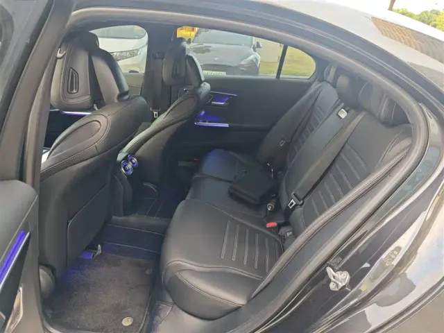 Mercedes-Benz C-Class — Фото автомобиля 9