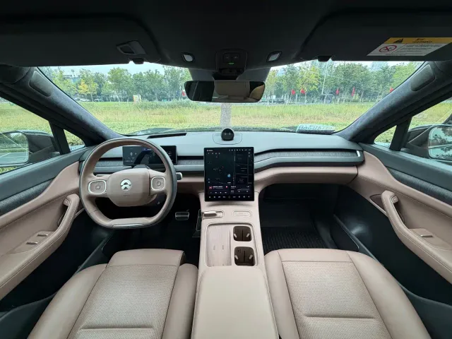 Nio ES8 — Фото автомобиля 12