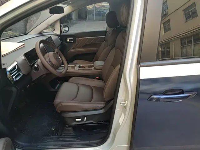 Wuling Starlight 730 — Фото автомобиля 14