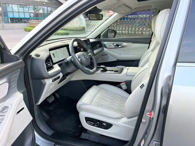 GAC Trumpchi GS8 — Фото автомобиля 10