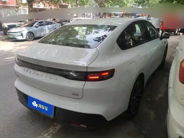 Leapmotor B01 — Фото автомобиля 3