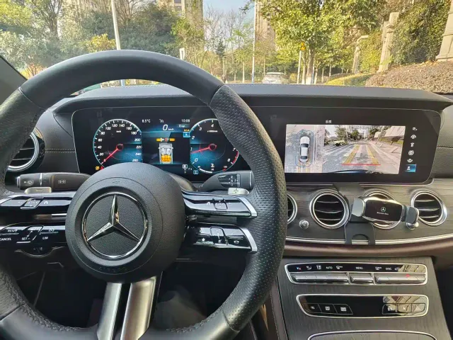 Mercedes-Benz E-Class — Фото автомобиля 11