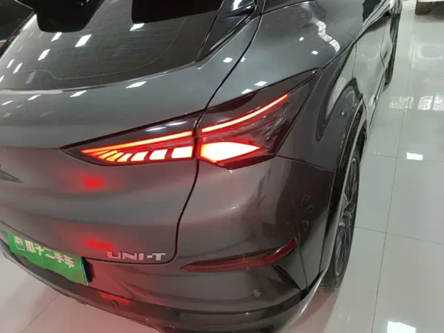 Changan UNI-T — Фото автомобиля 7